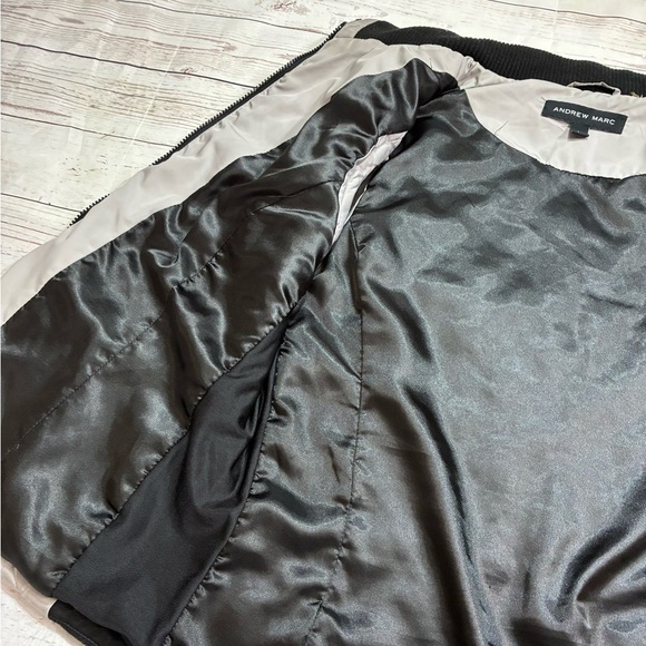 Women’s Large Sleeveless Andrew Marc Gray Quilted Vest Black Ribbed Stretch Trim - Picture 12 of 14